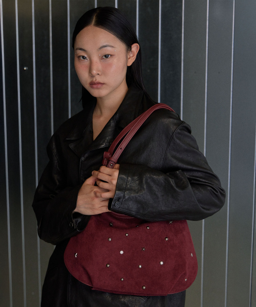 HAVEAWHALE(ハブアホエール)の「maro stud suede bag (BD)(ショルダーバッグ・レディース・その他・FREE)」の2枚目の写真