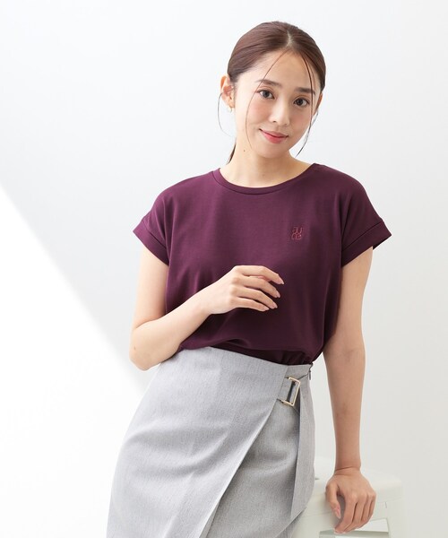 index(インデックス)の「【接触冷感/UV】ワンポイント刺繍Tシャツ《7col/XS~3L/洗濯機OK》(Tシャツ/カットソー・レディース・ライトイエロー系/ナチュラル/ネイビー/オフホワイト/ボルドー/グレー/ブラウン系その他5・36/38/40/34/42/44)」の7枚目の写真