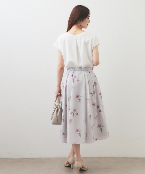 index(インデックス)の「【接触冷感/UV】ワンポイント刺繍Tシャツ《7col/XS~3L/洗濯機OK》(Tシャツ/カットソー・レディース・ライトイエロー系/ナチュラル/ネイビー/オフホワイト/ボルドー/グレー/ブラウン系その他5・36/38/40/34/42/44)」の10枚目の写真