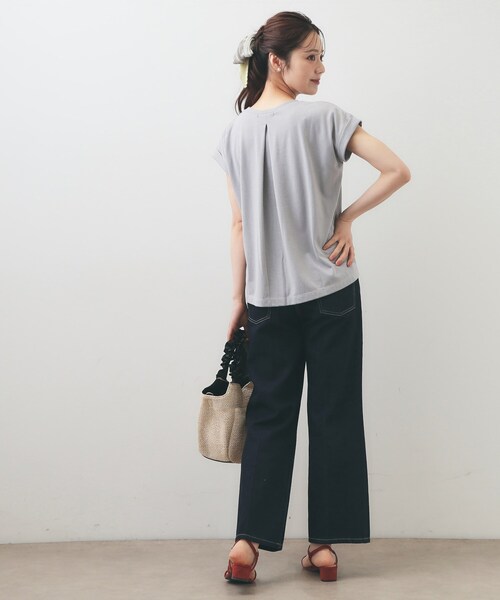 index(インデックス)の「【接触冷感/UV】ワンポイント刺繍Tシャツ《7col/XS~3L/洗濯機OK》(Tシャツ/カットソー・レディース・ライトイエロー系/ナチュラル/ネイビー/オフホワイト/ボルドー/グレー/ブラウン系その他5・36/38/40/34/42/44)」の14枚目の写真