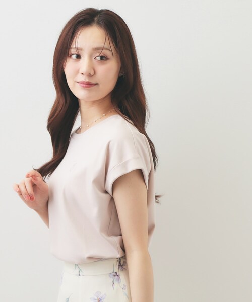 index(インデックス)の「【接触冷感/UV】ワンポイント刺繍Tシャツ《7col/XS~3L/洗濯機OK》(Tシャツ/カットソー・レディース・ライトイエロー系/ナチュラル/ネイビー/オフホワイト/ボルドー/グレー/ブラウン系その他5・36/38/40/34/42/44)」の20枚目の写真