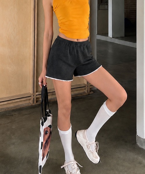 FINEnough(ファインナフ)の「裾フリンジスウェットショートパンツ(その他パンツ・レディース・ホワイト/ブラウン/ブラック・S/M/L)」の11枚目の写真