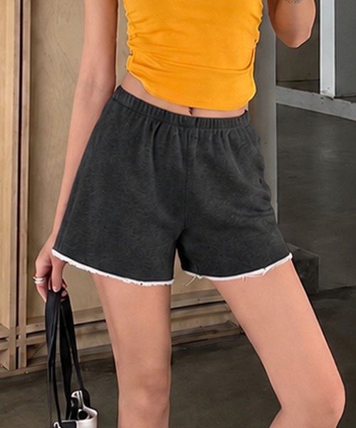 FINEnough(ファインナフ)の「裾フリンジスウェットショートパンツ(その他パンツ・レディース・ホワイト/ブラウン/ブラック・S/M/L)」の12枚目の写真