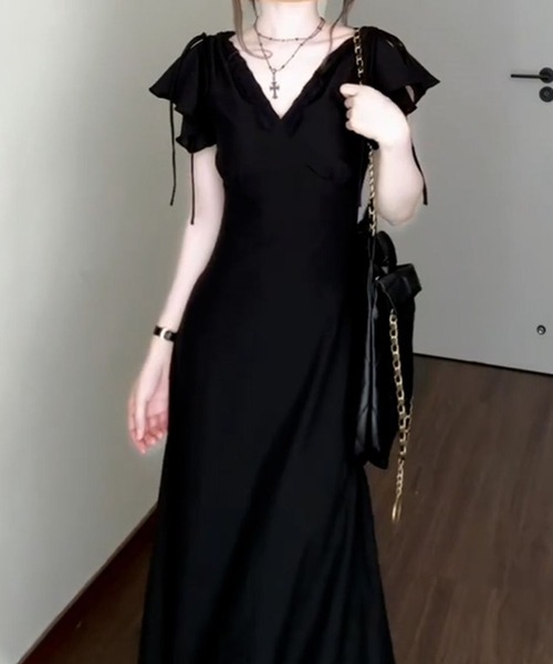 LUCPY（ラクピー）の「フリルスリーブマーメイドワンピース（ワンピース・レディース・ブラック・X-LARGE/LARGE/MEDIUM/SMALL）」の3枚目の写真