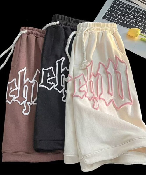 DOUBLE STEAL(ダブルスティール)の「DSゴシックロゴスウェットショーツ(スウェットパンツ・メンズ・アイボリー/ブラック/ブラウン・X-LARGE/LARGE/MEDIUM)」の5枚目の写真