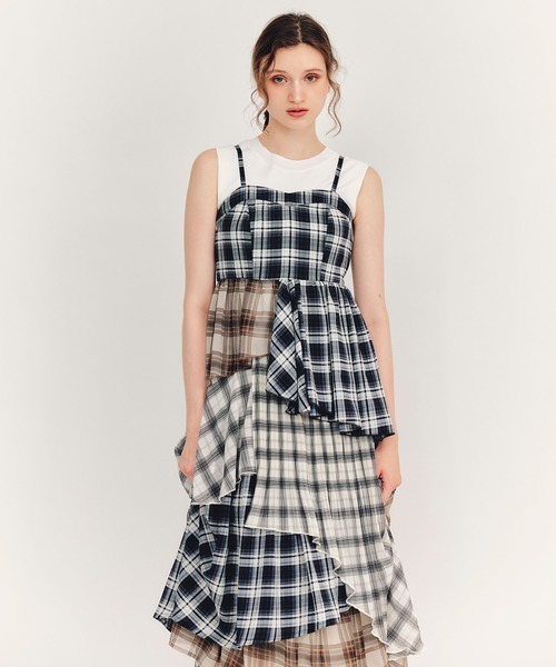 REDYAZEL(レディアゼル)の「チェックパターンMIXキャミソールティアードロングワンピース(ワンピース・レディース・ホワイト系その他/ブルー系その他・FREE)」の7枚目の写真