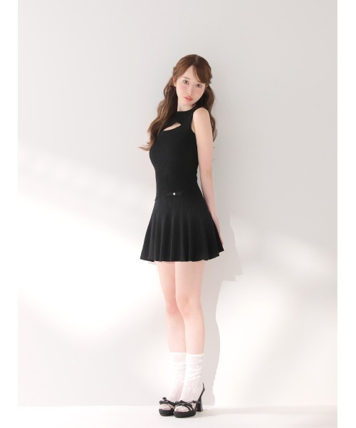 M me eme(エムミーエメ)の「Ribbon strap bijou line mule(eme11022)(サンダル・レディース・ブラック・S/M)」の17枚目の写真