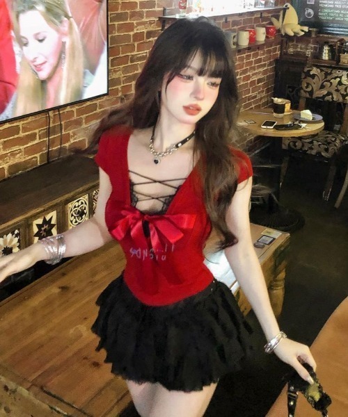 ViViDAY(ビビデー)の「フロントリボン レース&ストラップin レイヤード風tシャツ(Tシャツ/カットソー・レディース・レッド/グリーン系その他・M)」の12枚目の写真