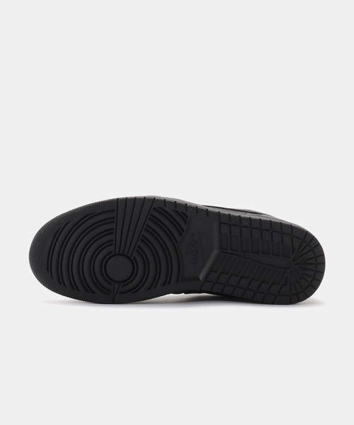 JORDAN BRAND(ジョーダンブランド)の「JORDAN BRAND AIR JORDAN 1 LOW 553558-093(スニーカー・メンズ・ブラック・26cm/26.5cm/27cm/27.5cm/28cm/28.5cm/25.5cm/29cm/30cm)」の4枚目の写真