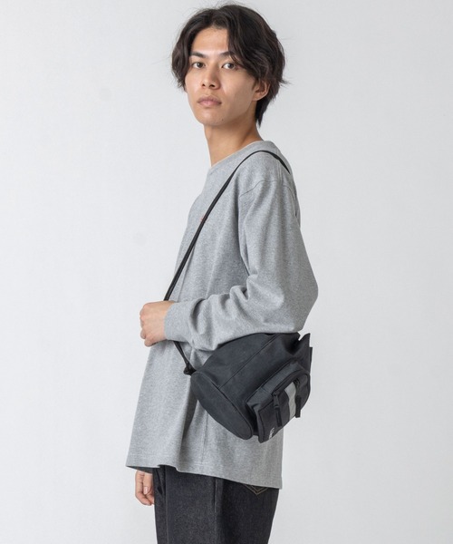 L.L.Bean(エルエルビーン)の「ビニロン/コットン・ドローストリング・ポーチ(ショルダーバッグ・レディース・ブラック/カーキブラウン/グリーン・ONE SIZE)」の5枚目の写真