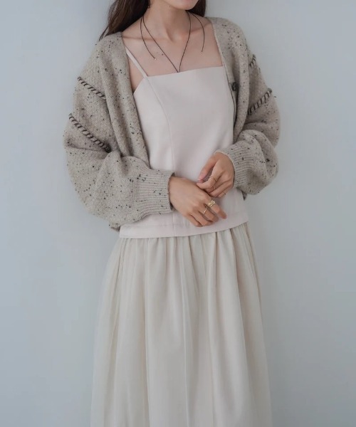 Bab(バブ)の「【選べるサイズ展開】レイヤード風チュールキャミワンピース(ワンピース・レディース・チャコールグレー/ブラウン/アイボリー・SMALL/MEDIUM)」の2枚目の写真