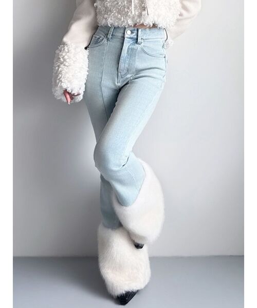 RESEXXY(リゼクシー)の「ヘムフェイクファーデニムパンツ(デニムパンツ・レディース・インディゴブルー/ライトブルー・MEDIUM/SMALL)」の12枚目の写真