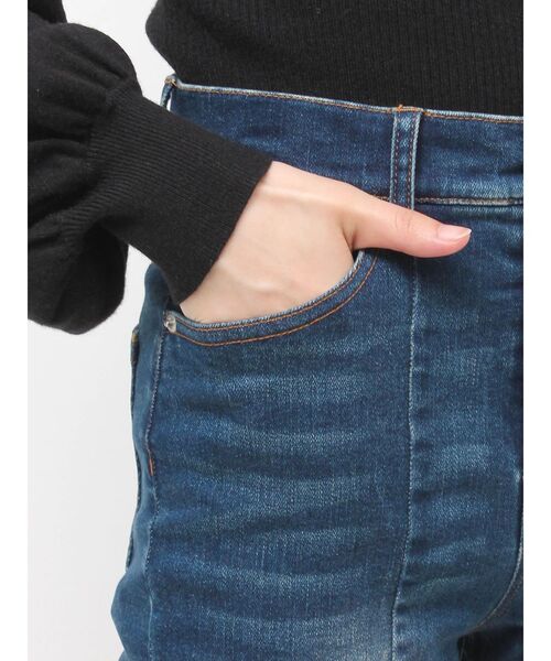 RESEXXY(リゼクシー)の「ヘムフェイクファーデニムパンツ(デニムパンツ・レディース・インディゴブルー/ライトブルー・MEDIUM/SMALL)」の7枚目の写真