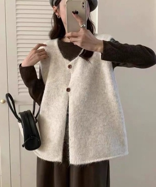 Beststore（ベストストア）の「着回し力抜群！ レイヤードに最適ニットベスト（ベスト・レディース・カーキ/グレー/アイボリー/ブラウン・FREE）」の2枚目の写真