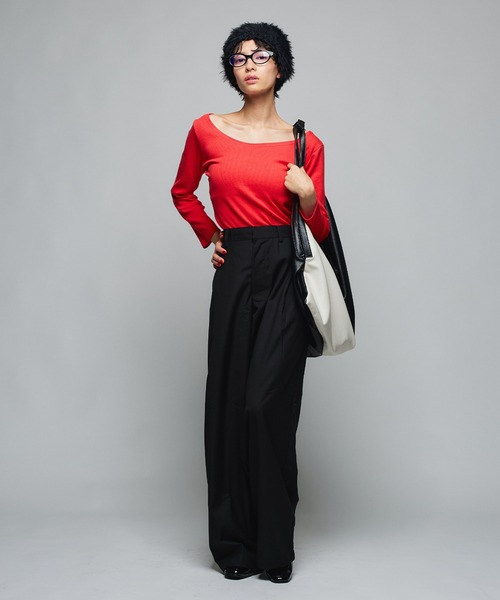 Narcissus(ナルシス)の「【Narcissus】ボートネックリブT / 長袖 カットソー ロンT(Tシャツ/カットソー・レディース・レッド/ブラック/グレー・FREE)」の6枚目の写真