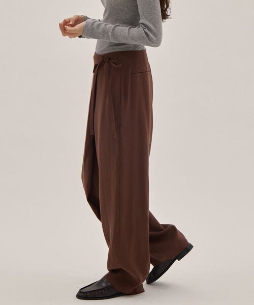 YLEVE（イレーヴ）の「[YLEVE/イレーヴ]RAYON-POLYESTER BROAD TROUSERS/レーヨンポリエステル ブロードパンツ/スラックス（その他パンツ・レディース・ブラック/ブラウン・0/1）」の11枚目の写真