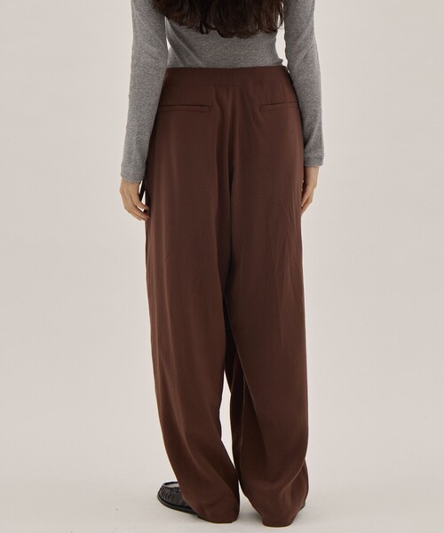 YLEVE（イレーヴ）の「[YLEVE/イレーヴ]RAYON-POLYESTER BROAD TROUSERS/レーヨンポリエステル ブロードパンツ/スラックス（その他パンツ・レディース・ブラック/ブラウン・0/1）」の12枚目の写真