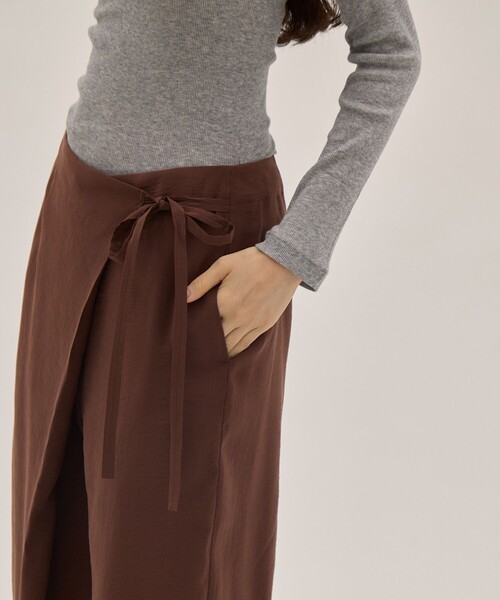 YLEVE（イレーヴ）の「[YLEVE/イレーヴ]RAYON-POLYESTER BROAD TROUSERS/レーヨンポリエステル ブロードパンツ/スラックス（その他パンツ・レディース・ブラック/ブラウン・0/1）」の14枚目の写真
