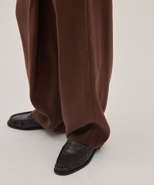 YLEVE（イレーヴ）の「[YLEVE/イレーヴ]RAYON-POLYESTER BROAD TROUSERS/レーヨンポリエステル ブロードパンツ/スラックス（その他パンツ・レディース・ブラック/ブラウン・0/1）」の15枚目の写真