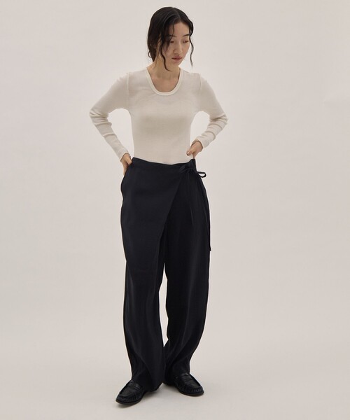 YLEVE（イレーヴ）の「[YLEVE/イレーヴ]RAYON-POLYESTER BROAD TROUSERS/レーヨンポリエステル ブロードパンツ/スラックス（その他パンツ・レディース・ブラック/ブラウン・0/1）」の17枚目の写真