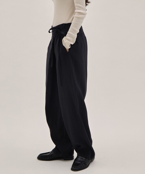YLEVE（イレーヴ）の「[YLEVE/イレーヴ]RAYON-POLYESTER BROAD TROUSERS/レーヨンポリエステル ブロードパンツ/スラックス（その他パンツ・レディース・ブラック/ブラウン・0/1）」の21枚目の写真