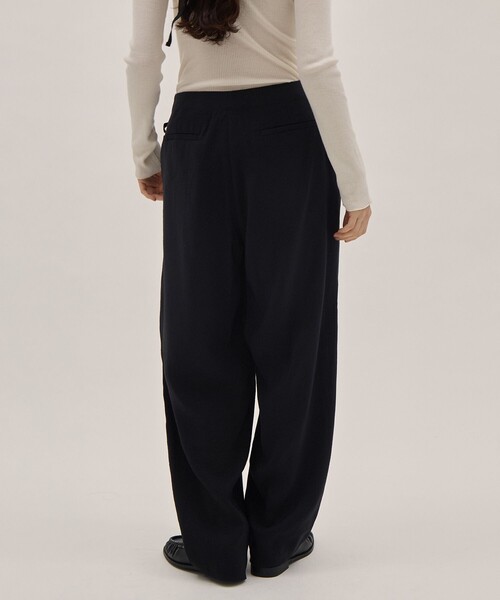 YLEVE（イレーヴ）の「[YLEVE/イレーヴ]RAYON-POLYESTER BROAD TROUSERS/レーヨンポリエステル ブロードパンツ/スラックス（その他パンツ・レディース・ブラック/ブラウン・0/1）」の22枚目の写真