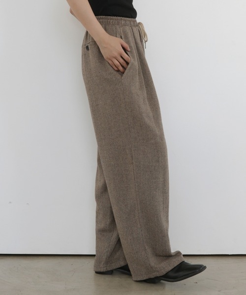 hellam(へラム)の「ヘリンボーンイージーワイドパンツ(その他パンツ・レディース・ブラック/ベージュ/ダークブラウン/ブラウン・FREE)」の11枚目の写真