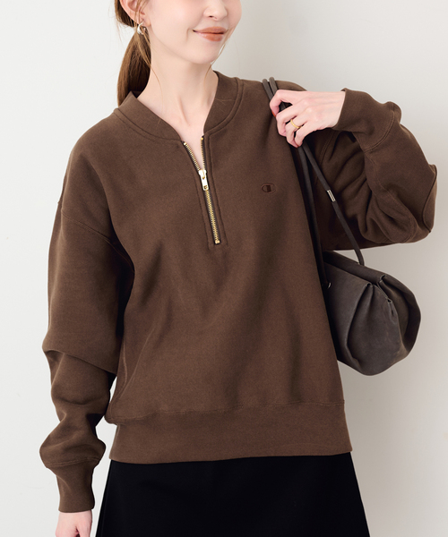 Champion(チャンピオン)の「Champion/チャンピオン SLOBE別注 ハーフジップスウェット(スウェット・レディース・ブラウン/ネイビー/ブラック・FREE)」の4枚目の写真