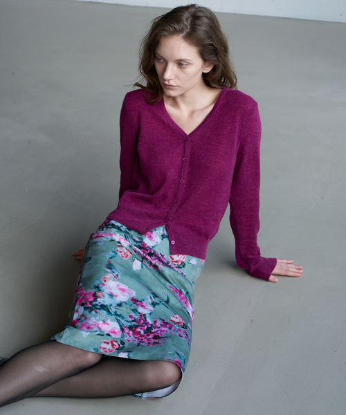 LYNTE(リンテ)の「ぼかしフローラルミディスカート(スカート・レディース・ブラック/セージグリーン・SMALL/MEDIUM)」の2枚目の写真