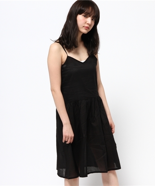 MOUSSY（マウジー）の「COTTON LONG CAMI DRESS（ワンピース・レディース・グレー/ブラック/ホワイト・FREE）」の2枚目の写真