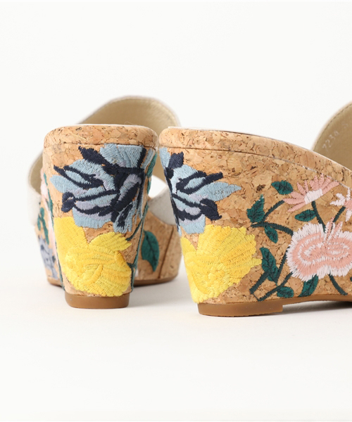 ORiental TRaffic(オリエンタルトラフィック)の「春夏新作★刺繍サンダル★7234(サンダル・レディース・ブルー/グレー/レッド・S/LL/L/M)」の10枚目の写真