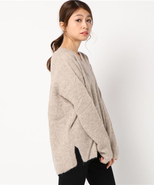 RIVE DROITE（リヴドロワ）の「ブークレVネックプルオーバー（ニット/セーター・レディース・オフホワイト/モカ/ライトグレー・FREE）」の3枚目の写真