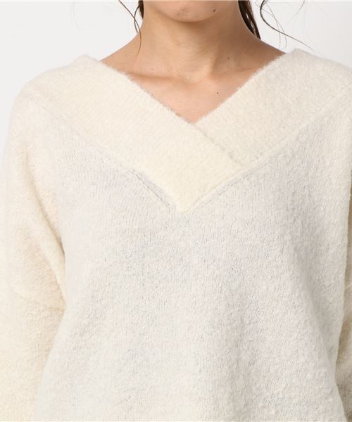 RIVE DROITE（リヴドロワ）の「ブークレVネックプルオーバー（ニット/セーター・レディース・オフホワイト/モカ/ライトグレー・FREE）」の4枚目の写真
