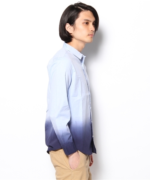 WHO'S WHO gallery（フーズフーギャラリー）の「グラデーションシャツ（シャツ/ブラウス・メンズ・ホワイト/サックスブルー・MEDIUM/LARGE）」の4枚目の写真