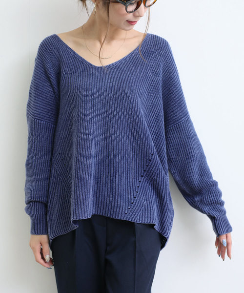 andme(アンドミー)の「Vネック長袖コットンニットトップス(ニット/セーター・レディース・ブラック/オフホワイト/ブルー/マスタード・M)」の7枚目の写真