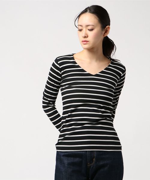 Pierrot（ピエロ）の「前身頃2枚仕立てで透けにくい ネックデザインが選べる テレコリブカットソー（Tシャツ/カットソー・レディース・グレー系その他3/ホワイト系その他5/パープル系その他3/オフホワイト/ブラック系その他/パープル系その他2/杢グレー/ライトグレー/グリーン系その他2/ブラウン系その他2/グリーン系その他3/ブルー系その他/ブラック系その他2/オレンジ系その他2/オレンジ系その他/グリーン系その他/ブラック系その他5/オレンジ系その他3/ブラック系その他4/パープル系その他/ブラック/ブラック系その他3/ネイビー/ホワイト系その他2/ブラウン系その他3/グレー系その他2/ホワイト系その他4/ブラウン系その他/ホワイト系その他/ブルー系その他2/ホワイト系その他3/グレー系その他4/グレー系その他・L/M）」の5枚目の写真