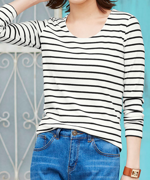 Pierrot（ピエロ）の「前身頃2枚仕立てで透けにくい ネックデザインが選べる テレコリブカットソー（Tシャツ/カットソー・レディース・グレー系その他3/ホワイト系その他5/パープル系その他3/オフホワイト/ブラック系その他/パープル系その他2/杢グレー/ライトグレー/グリーン系その他2/ブラウン系その他2/グリーン系その他3/ブルー系その他/ブラック系その他2/オレンジ系その他2/オレンジ系その他/グリーン系その他/ブラック系その他5/オレンジ系その他3/ブラック系その他4/パープル系その他/ブラック/ブラック系その他3/ネイビー/ホワイト系その他2/ブラウン系その他3/グレー系その他2/ホワイト系その他4/ブラウン系その他/ホワイト系その他/ブルー系その他2/ホワイト系その他3/グレー系その他4/グレー系その他・L/M）」の12枚目の写真