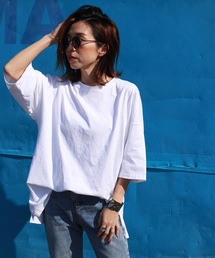 無地の白tシャツをおしゃれに着回そう シンプルで大人っぽい白tコーデ12選 Zozotown