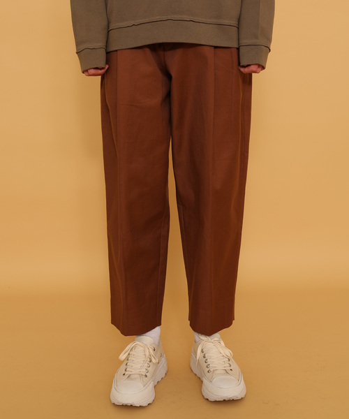 【MARKAWARE】 コットンテーパードパンツ markaware（マーカウェア）の「【marka】ツータックコットン