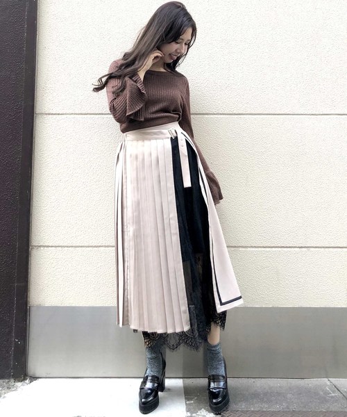 archives(アルシーヴ)の「プリーツ×レーススカート(スカート・レディース・ブラック/ブラウン/ベージュ・MEDIUM)」の10枚目の写真