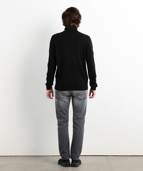 ARMANI EXCHANGE（アルマーニエクスチェンジ）の「【A|Xアルマーニ エクスチェンジ】サークルロゴ　タートルネックニット（ニット/セーター・メンズ・ホワイト/ブラック・SMALL/MEDIUM/LARGE/X-LARGE/X-SMALL）」の12枚目の写真