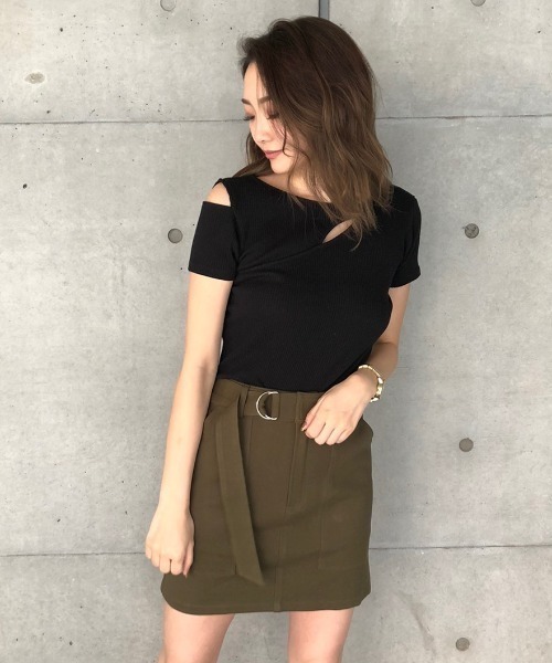 ENVYM(アンビー)の「イレギュラーカットTOPS(Tシャツ/カットソー・レディース・ブラック/ベージュ/ホワイト・FREE)」の2枚目の写真