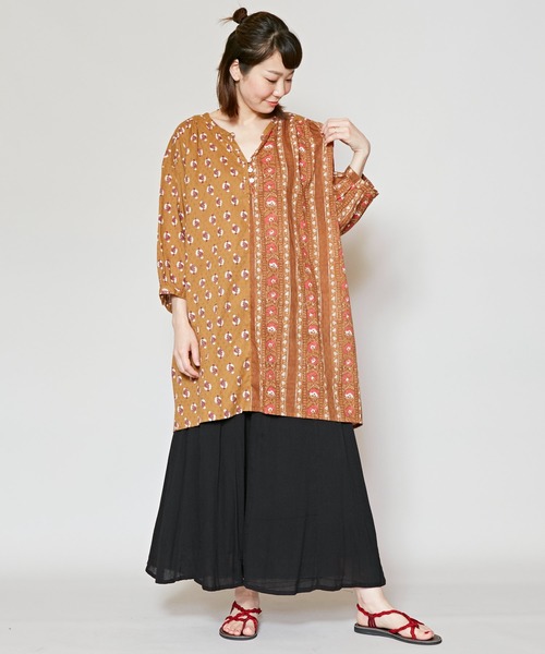 チャイハネ(チャイハネ)の「【チャイハネ】コットンドビー ブロックプリントチュニック(チュニック・レディース・キャメル/ネイビー/パープル・FREE)」の5枚目の写真