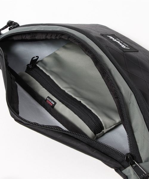 L.L.Bean（エルエルビーン）の「フローフォールド・ファニー・パック（ボディバッグ/ウエストポーチ・レディース・ブラック/ネイビー/オリーブ・ONE SIZE）」の4枚目の写真