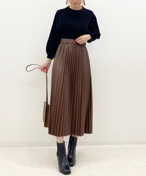 archives（アルシーヴ）の「フェイクレザープリーツスカート（スカート・レディース・ブラック/ベージュ/ブラウン・MEDIUM）」の16枚目の写真