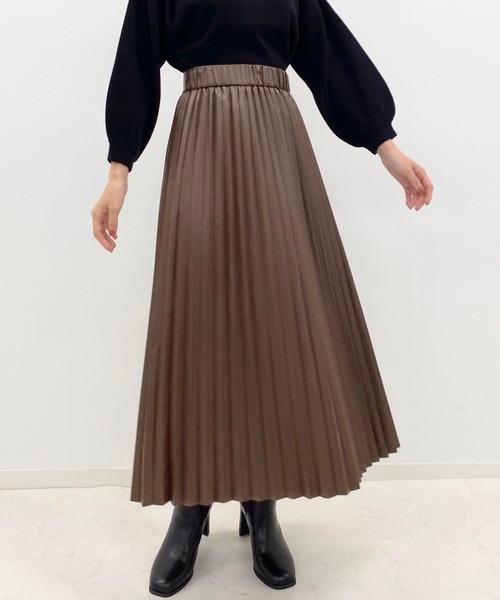 archives（アルシーヴ）の「フェイクレザープリーツスカート（スカート・レディース・ブラック/ベージュ/ブラウン・MEDIUM）」の7枚目の写真