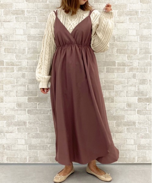 apres jour（アプレジュール）の「デザインキャミワンピース【ZOZOTOWN限定アイテム】（ワンピース・レディース・スモークピンク/ベージュ/ダークブラウン/グレイッシュベージュ・MEDIUM/X-LARGE/SMALL）」の4枚目の写真