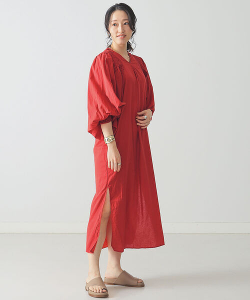 KIIRA（キーラ）の「KiiRA / スモッキング ワンピース（ワンピース・レディース・オフホワイト/オレンジ系その他6・ONE SIZE）」の6枚目の写真