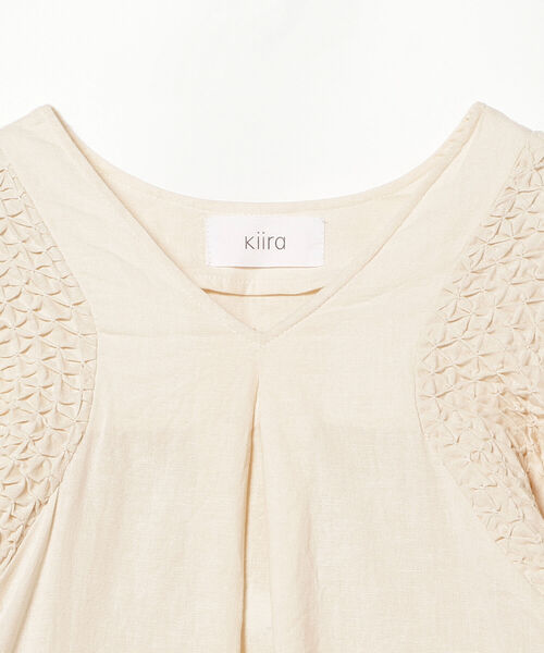 KIIRA（キーラ）の「KiiRA / スモッキング ワンピース（ワンピース・レディース・オフホワイト/オレンジ系その他6・ONE SIZE）」の17枚目の写真