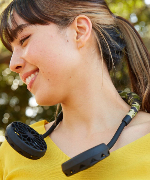 SPICE OF LIFE（スパイス オブ ライフ）の「【正規品/在庫限り】両手が使える ハンズフリー扇風機「WFan(ダブルファン) ヨガエアー」カモフラージュ（アウトドアグッズ・メンズ・カーキ・ONE SIZE）」の2枚目の写真